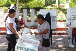 Ganan mujeres 24 diputaciones y 20 presidencias municipales