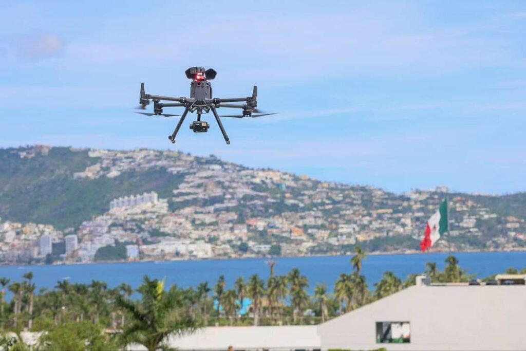 Drones vigilan Acapulco